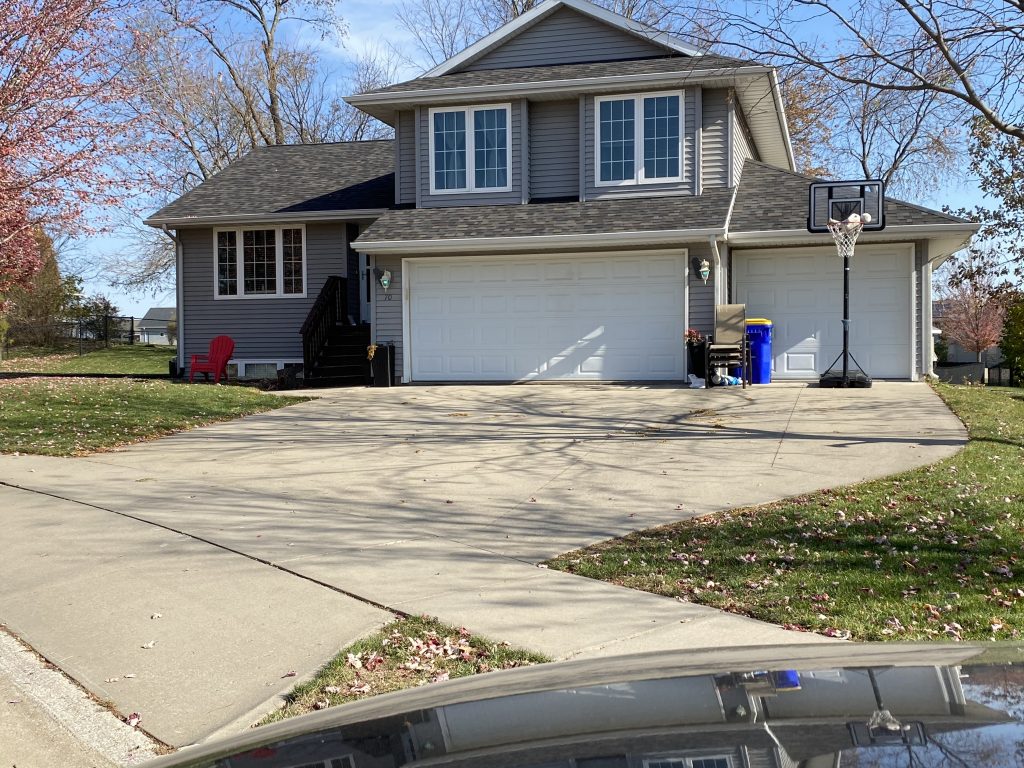 Roof Company in North Liberty installs new roof