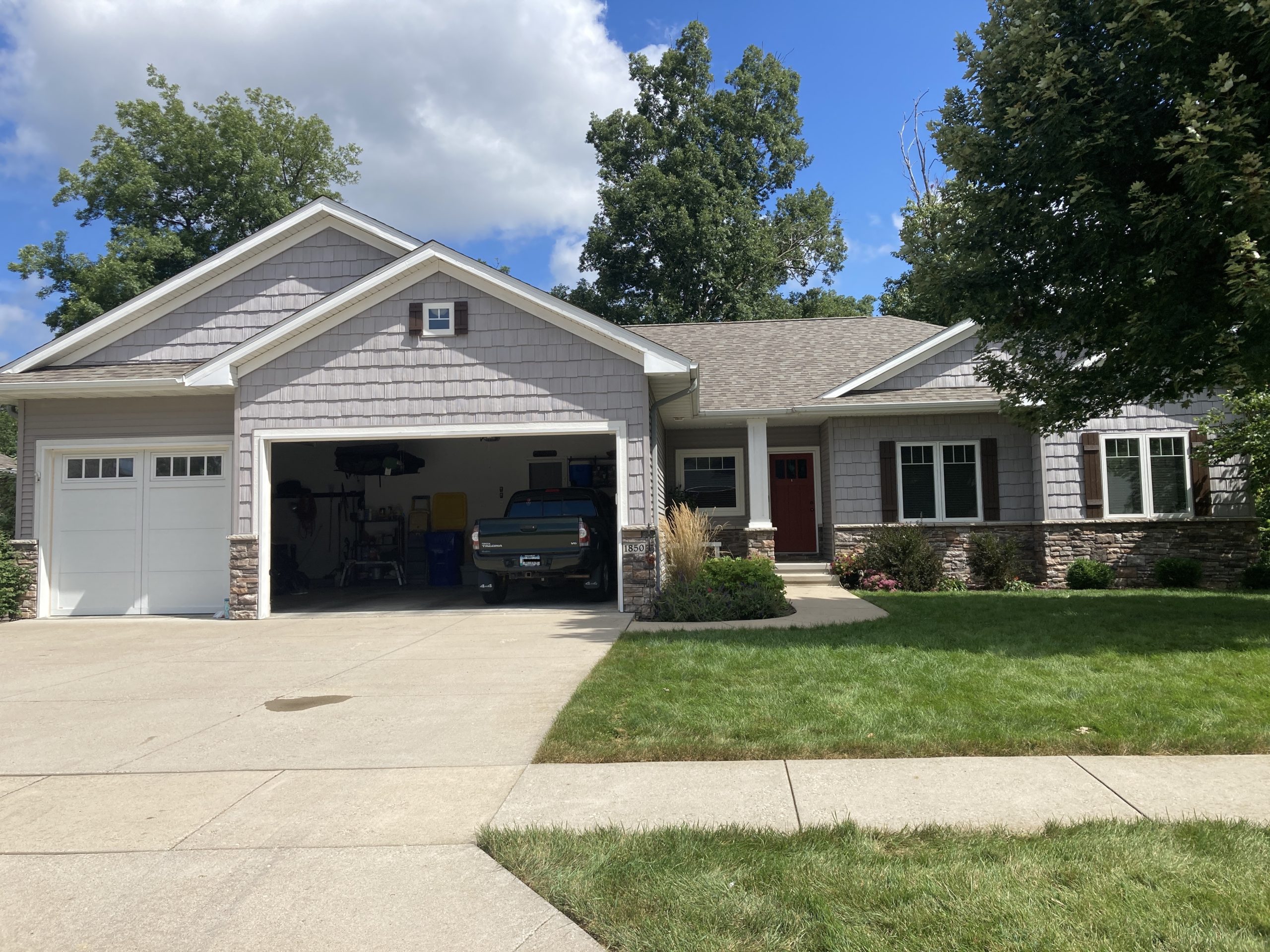 Installing Architectural Shingles in North Liberty, Iowa